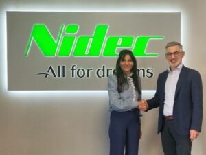 Handschlag zwischen Nidec und BNP Paribas Leasing Solutions